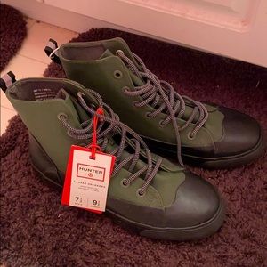 Hunter Canvas Sneakers